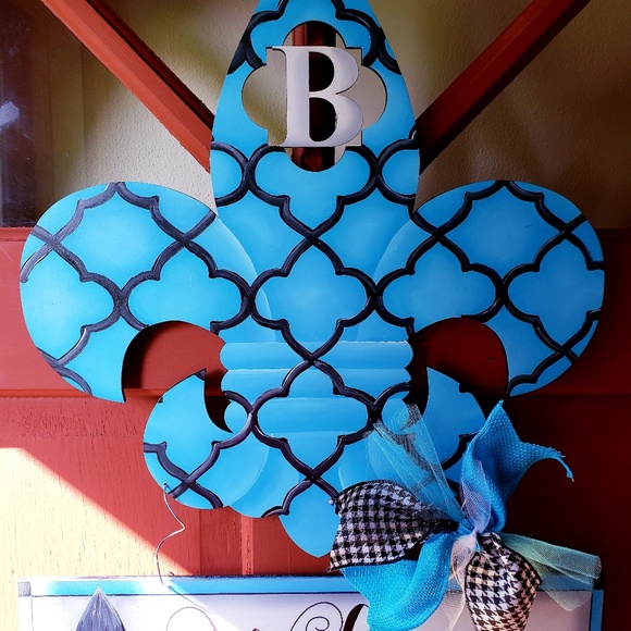 Meet your Posher, Connie - Picture 2 of 2